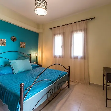 Roxani's Ayos Nikolaos